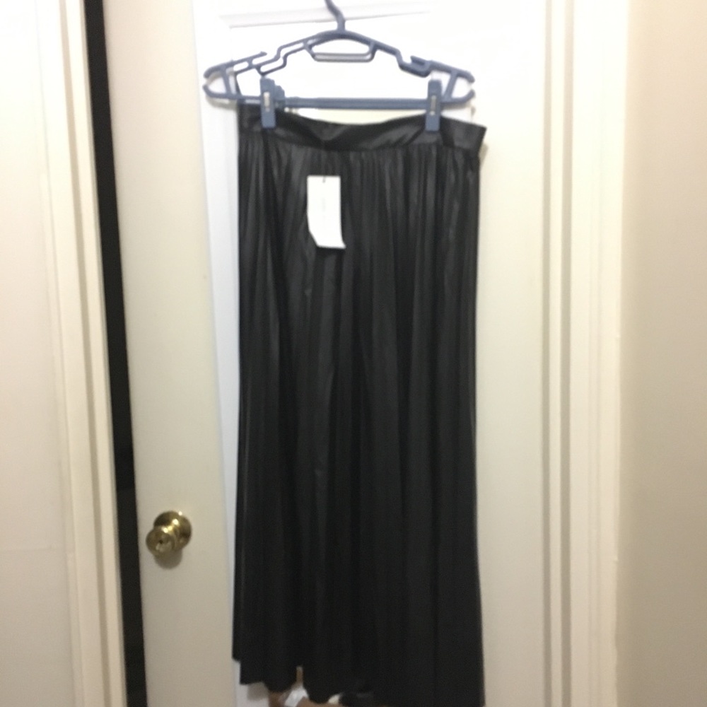 NWT Zara Pleather Black Pleated Long Skirt Medium